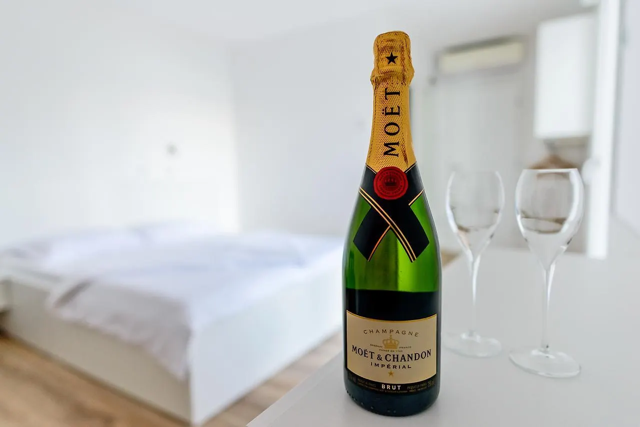 Rocky Beach Rooms Novi Vinodolski