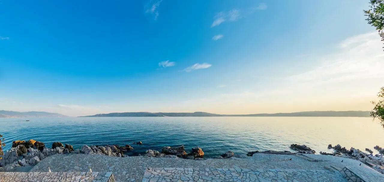 Rocky Beach Rooms Novi Vinodolski Croatia