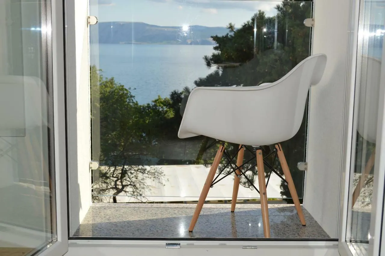 Rocky Beach Rooms Novi Vinodolski