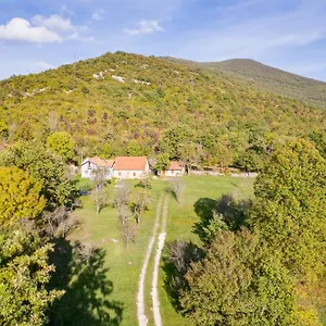 Sokol - Secret Forest House 3*, Gracac (Zadar) Croatia