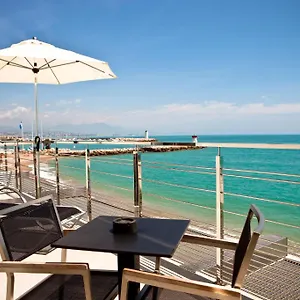 Azur Szálloda Villeneuve-Loubet