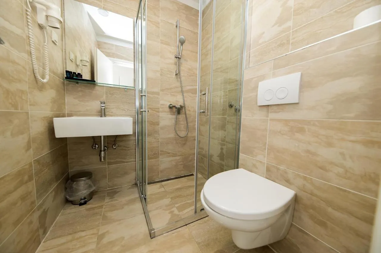 Rocky Beach Rooms Novi Vinodolski
