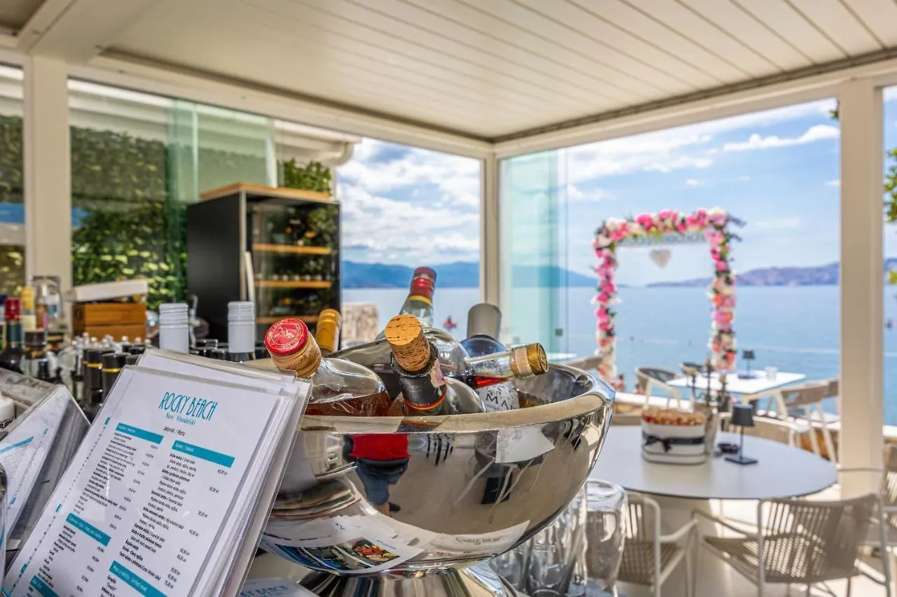 Rocky Beach Rooms Novi Vinodolski