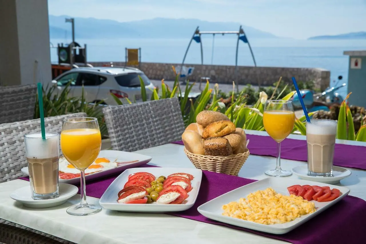 Rocky Beach Rooms Novi Vinodolski